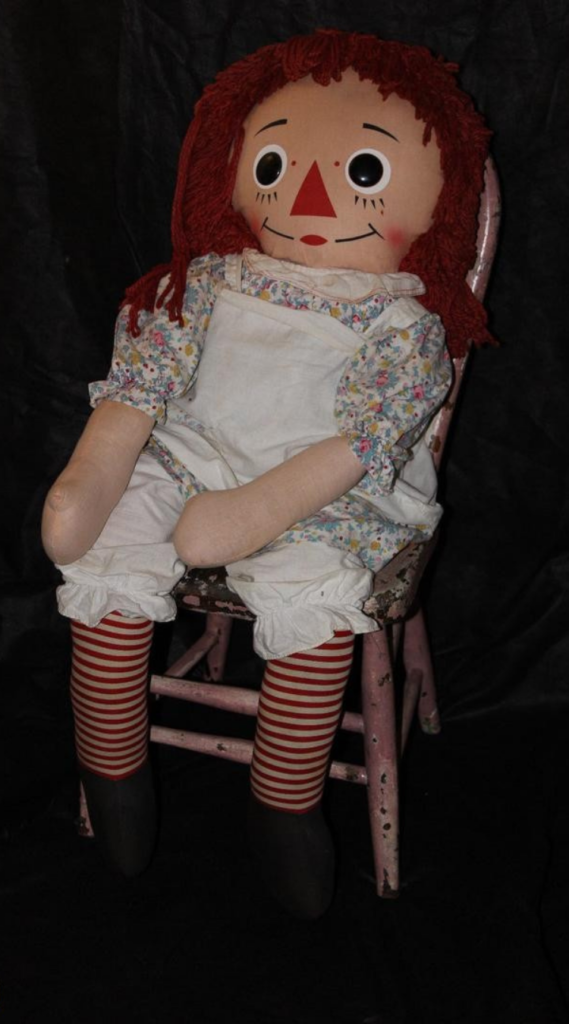 Anabelle muñeca de trapo